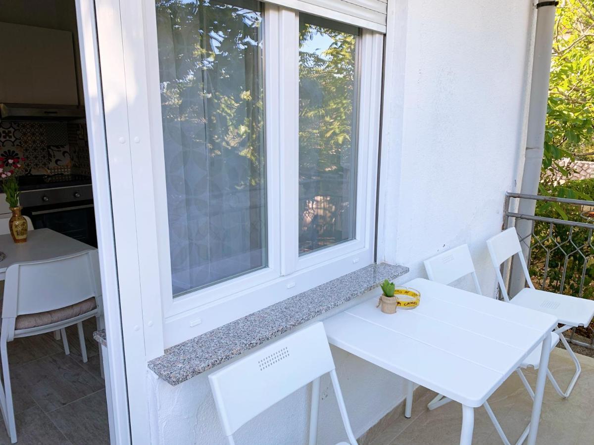 Apartment Gardenview - New! Krk Town Eksteriør bilde