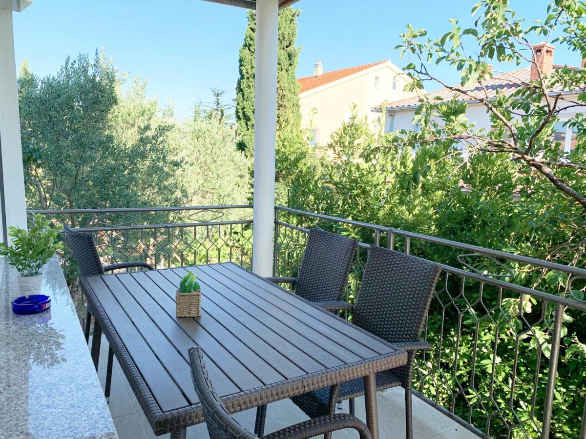Apartment Gardenview - New! Krk Town Eksteriør bilde